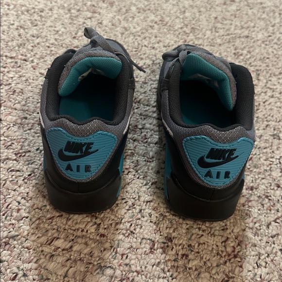 Nike Air Max 90 in Gray and Teal - Picture 3 of 6